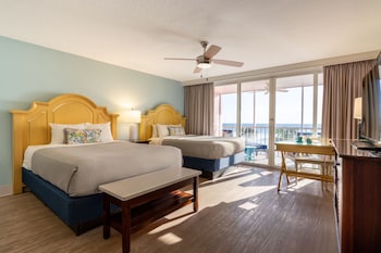Deluxe Studio, 2 Queen Beds (Gulf Front)