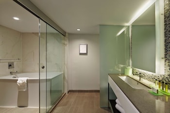 Suite, 1 Bedroom, Non Smoking, Balcony (Water view)