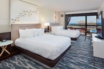 Room, 2 Queen Beds, Partial Ocean View