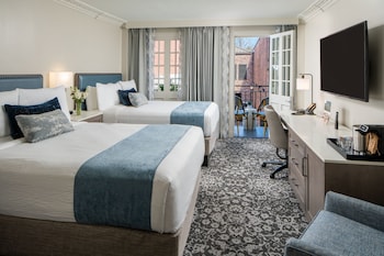 Deluxe Guest Room, Toulose Street View, 2 Queen Beds, Balcony