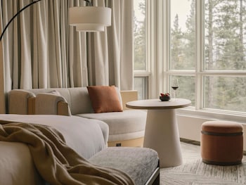 Premium Room, 1 King Bed (Forest View)