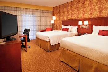Deluxe Room, 2 Queen Beds, Hearing Accessible