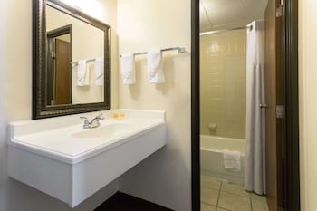 Standard Room, 1 Queen Bed