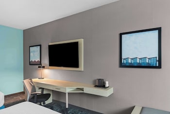 Suite, 2 Queen Beds, Non Smoking, Refrigerator & Microwave (with Sofabed)