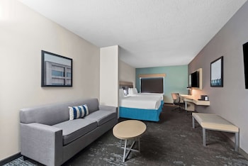 Suite, 2 Queen Beds, Non Smoking, Refrigerator & Microwave (with Sofabed)