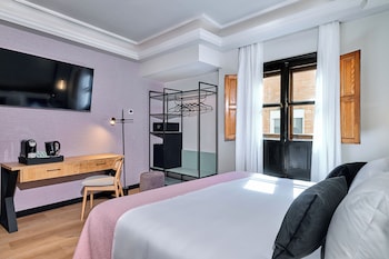Double Room (Essential)