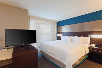 Studio, 1 King Bed with Sofa bed, Tower
