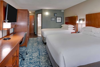 Deluxe Room, 2 Queen Beds, Accessible, Non Smoking