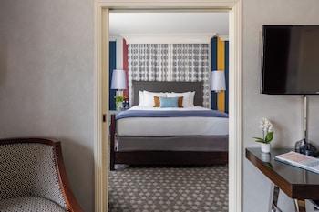 Suite, 1 Bedroom, Corner (with Soaking Tub)