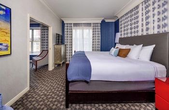 Suite, 1 Bedroom, Corner (with Soaking Tub)