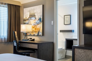 Standard Room, 1 Queen Bed