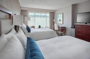 Room, 2 Double Beds (Mobility Accessible, Tub)