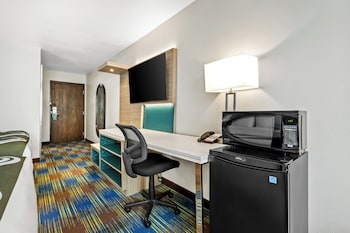 Standard Room, 2 Queen Beds, Non Smoking