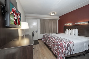 Standard Room, 1 King Bed (Smoke Free)