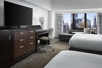 Deluxe Room, 2 Double Beds (Mobility/Hearing Access, Roll-In Shwr)