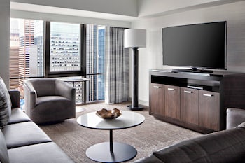 Deluxe Suite, 1 Bedroom (1 King Bed, Sofa Bed)