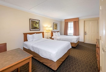 Room, 2 Double Beds, Non Smoking (Market Square View)