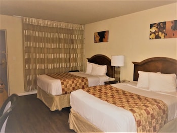 Room, 2 Queen Beds, Non Smoking