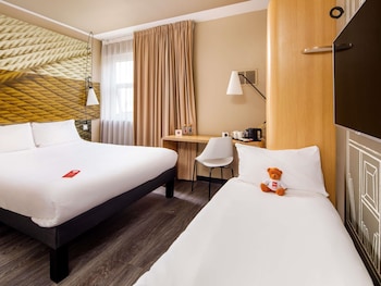 Family Room (Sweet Room by Ibis)
