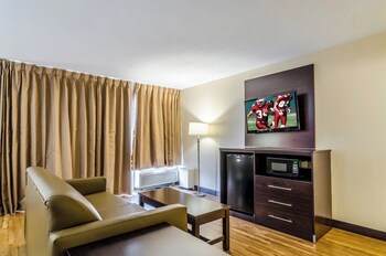 Suite, 1 King Bed with Sofa bed (2 Room, Smoke Free)