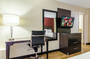 Deluxe Room, 1 King Bed (Smoke Free)