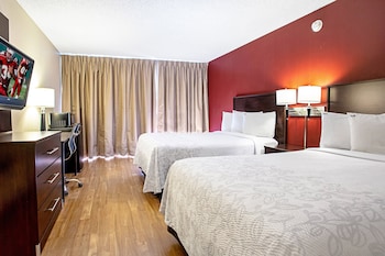 Deluxe Room, 2 Double Beds, Poolside (Smoke Free)