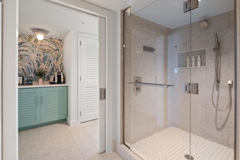 Room, 2 Queen Beds, Mobility Accessible, Balcony