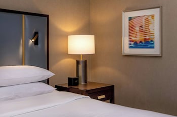 Deluxe Room, 1 King Bed (Balcony)