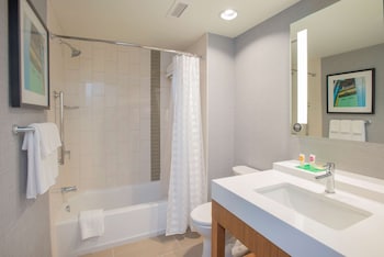Standard 2 Queen Beds with Sofa Bed, Accessible Bathtub