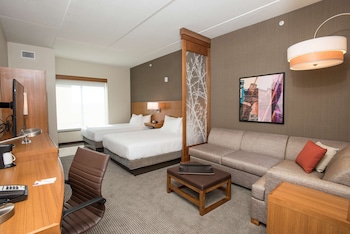 Standard 2 Queen Beds with Sofa Bed, Accessible Bathtub