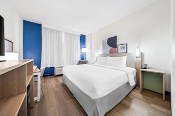 Room, 1 King Bed, Accessible (Mobility, Roll-In Shower)