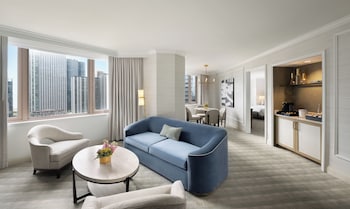 Fairmont Gold, Suite, 1 King Bed, Accessible