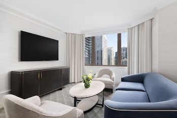 Fairmont Gold, Suite, 1 King Bed, Accessible