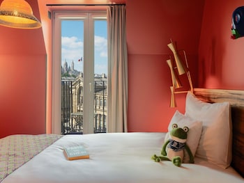 Small with Paris view