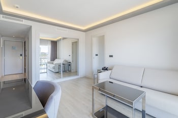 Executive Junior Suite (2+2)