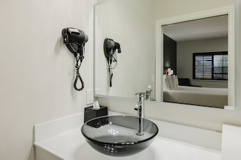 Standard Room, 1 King Bed, Non Smoking, Refrigerator & Microwave