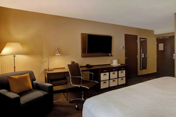 Room, 1 King Bed, Hearing Accessible
