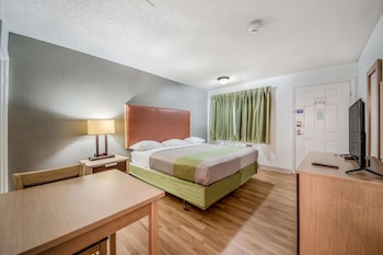 Standard Room, 1 King Bed, Accessible, Non Smoking