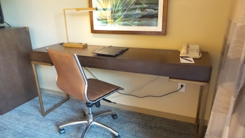 Room, 2 Queen Beds, Accessible, Bathtub (Mobility & Hearing)