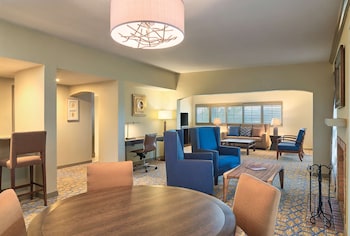 Suite, 1 King Bed (Hospitality)