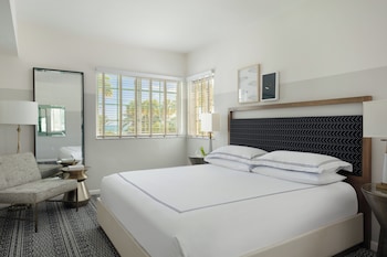 Premium Room, 1 King Bed, Oceanfront