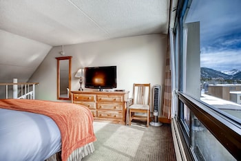 Loft, 1 King Bed (Lodge)