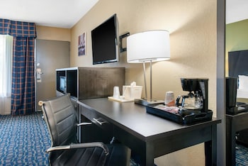 Standard Room, 1 King Bed, Non Smoking
