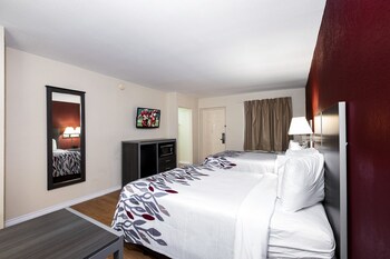Deluxe Room, 2 Double Beds, Smoking