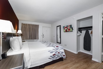 Deluxe Room, 1 King Bed, Accessible, Non Smoking