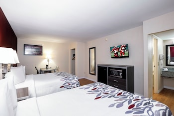 Deluxe Room, 2 Double Beds, Smoking