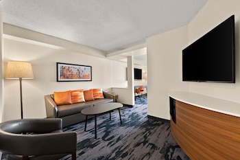 Deluxe Studio, 1 King Bed with Sofa bed