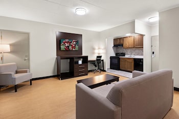 Suite, 1 King Bed, Non Smoking, Kitchenette