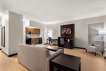Suite, 2 Queen Beds, Non Smoking, Kitchenette