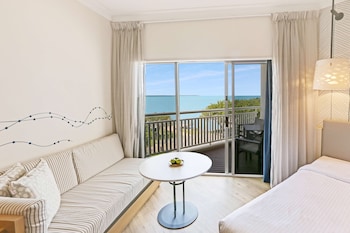 Deluxe Sea View Twin